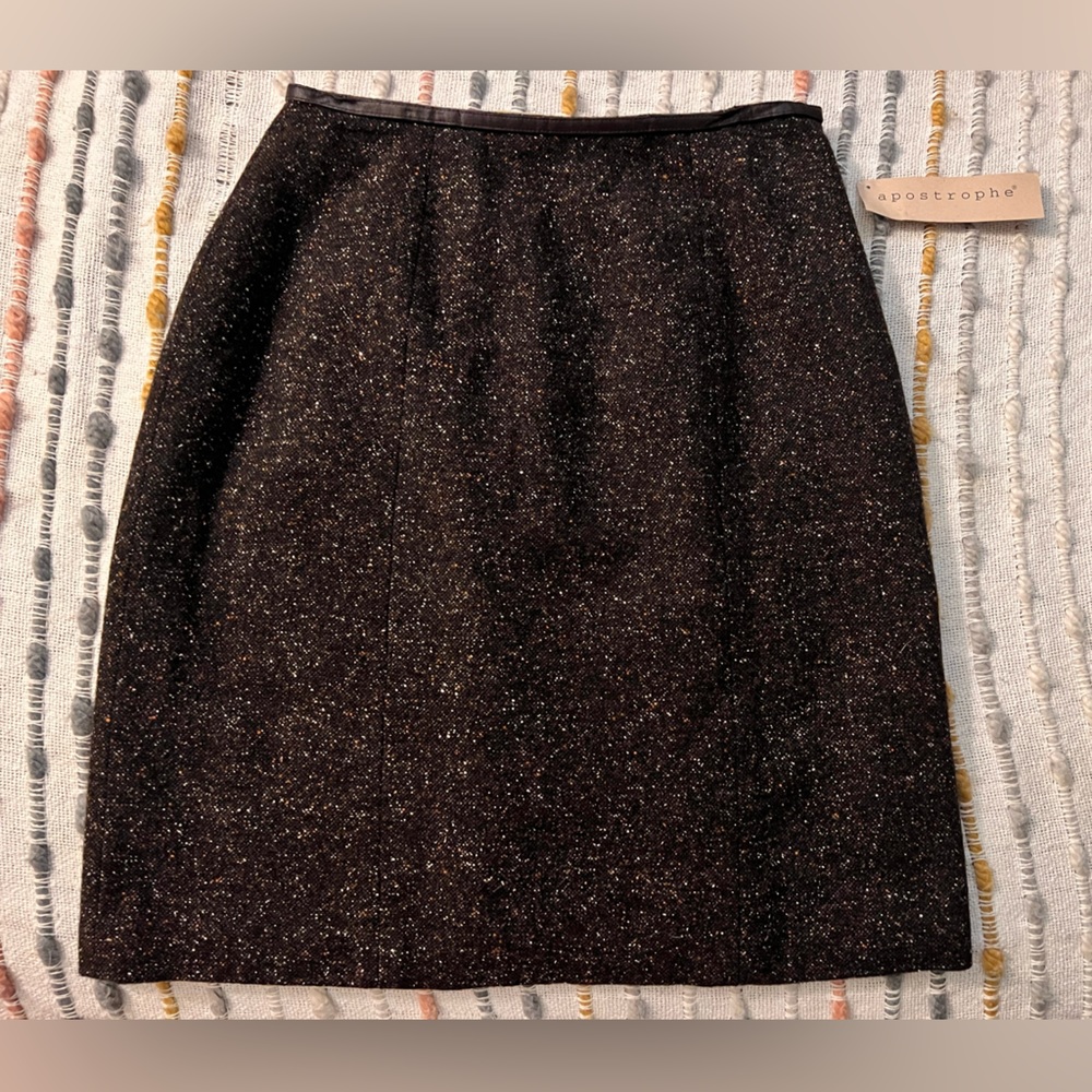 Apostrophe skirt